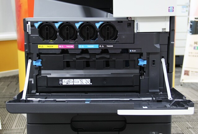 碳粉盒和廢粉盒 與前代機型相同的結構-科頤辦公 碳粉盒和廢粉盒 與前代機型相同的結構-科頤辦公